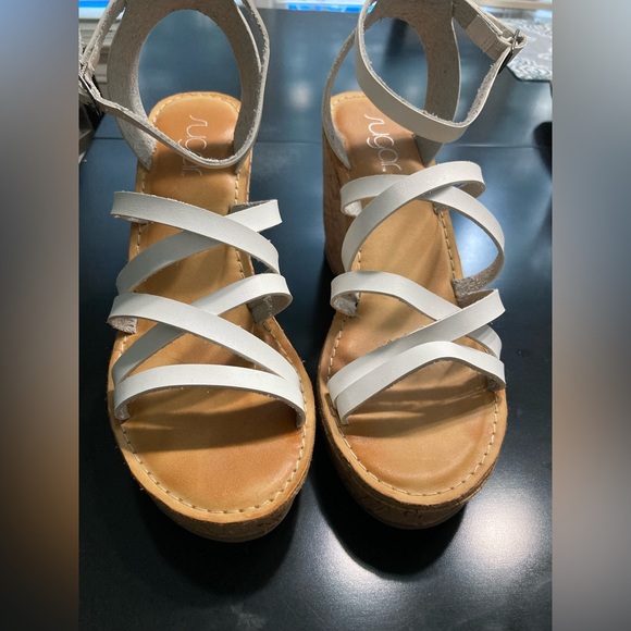Sugar brand white wedge sandals. Size 8 1/2. 4” inch rear heel. 1” platform - Picture 2 of 6